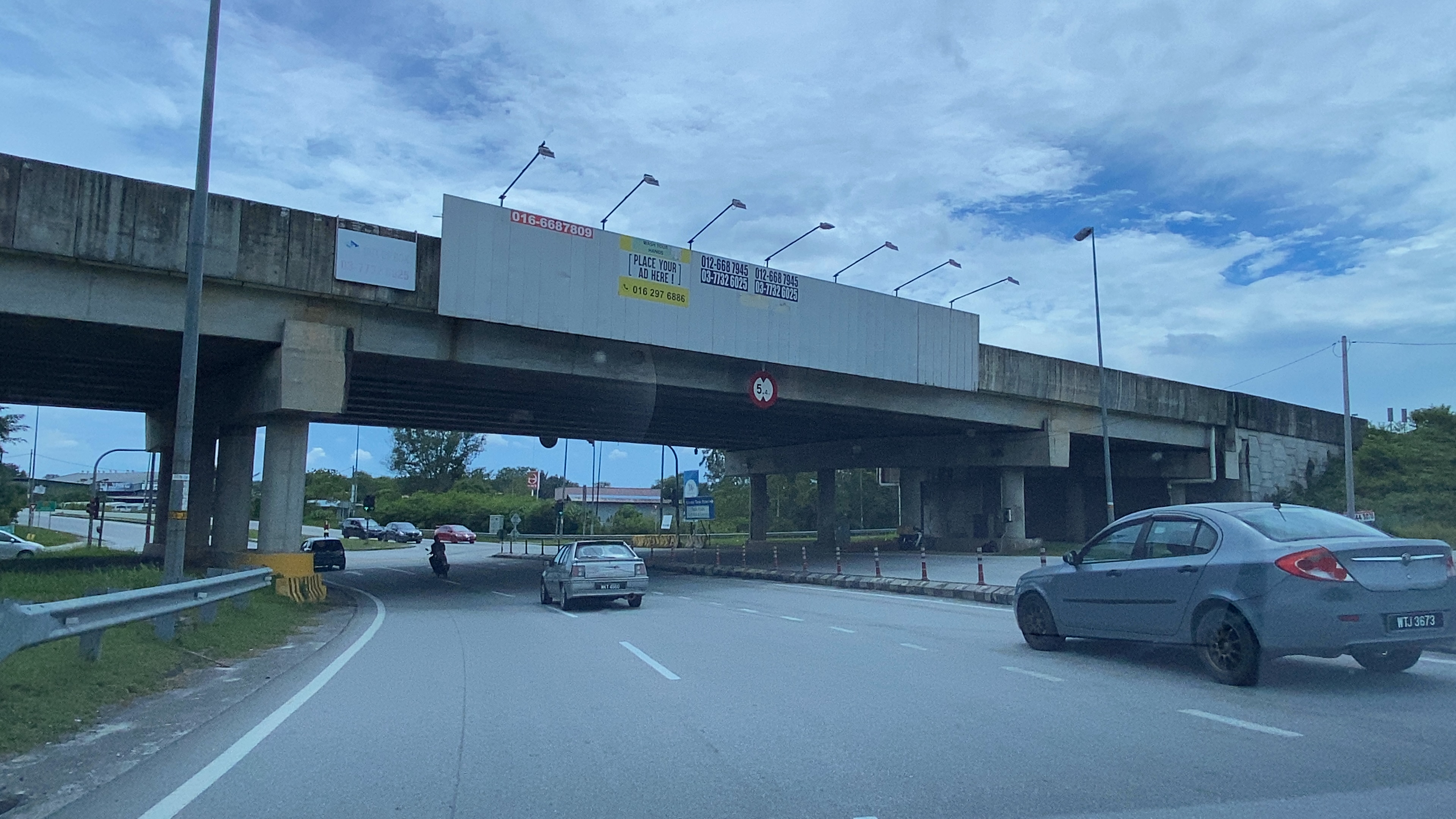 KM17.7 Tol Kundang Barat (Exit 2505)